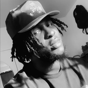 Meet your Posher, Tee